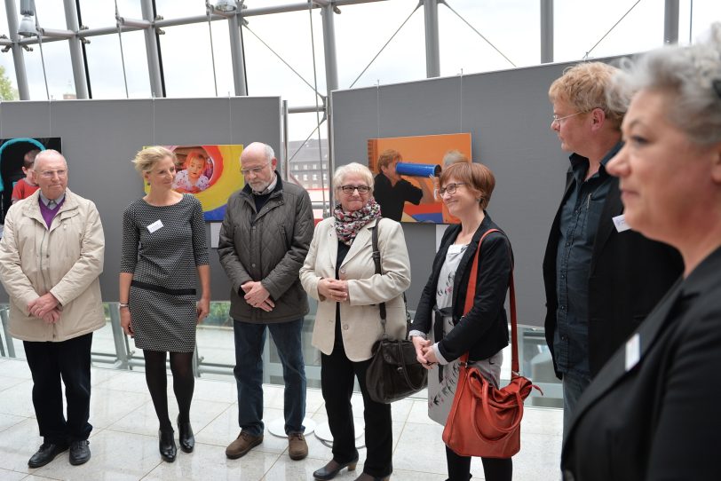 Eröffnung der Fotoausstellung der Frühförderung Herne in der Sparkasse am 29.4.2016.