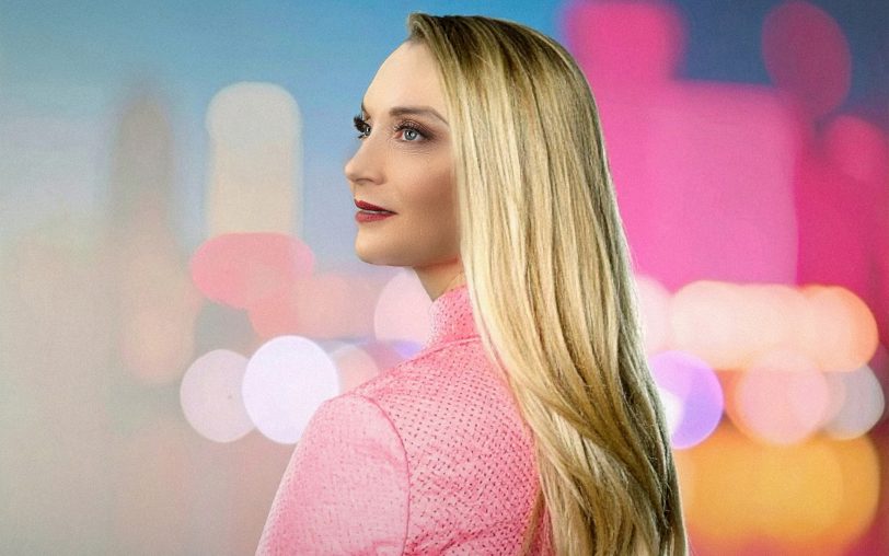 Es steht musikalisch einiges an: Sarina Funke bringt im Mai 2025 ihre neue Single
