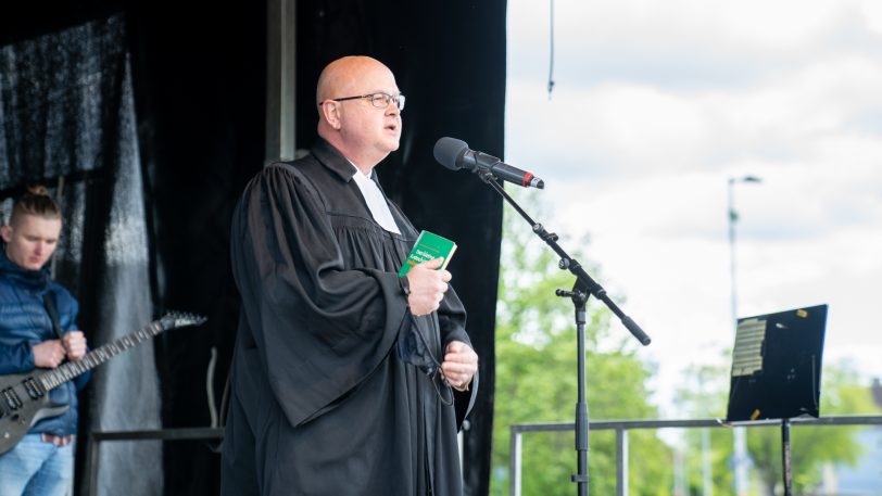 Pfarrer Frank Weyen wird den Taufunterricht für Erwachsene leiten.