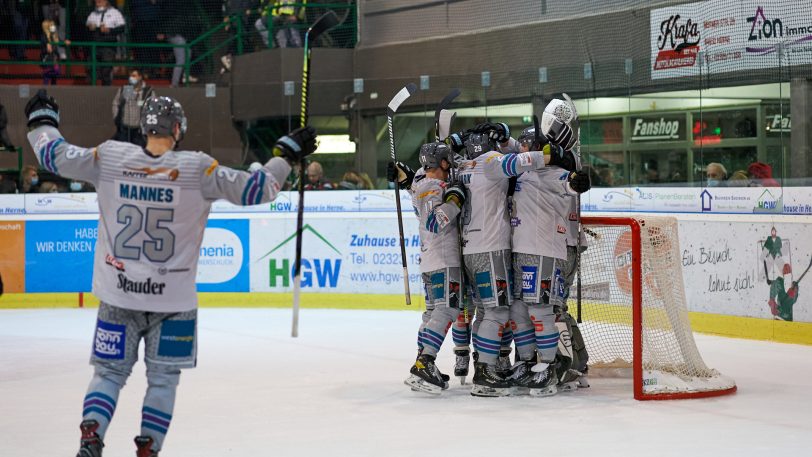 Herner EV gegen ESC Wohnbau Moskitos Essen am Sonntag (17.10.2021), Essen gewinnt 5:2.