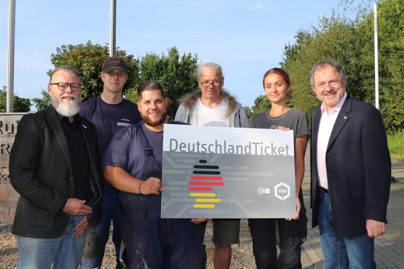 Das Bild zeigt Handwerker und Vertreter der Kreishandwerkerschaft Ruhr. v.l. Michael Dittmar, Justin Böttcher, Ricardo Parisella, Martin Behr, Sandra Scheliga und Johannes Motz.