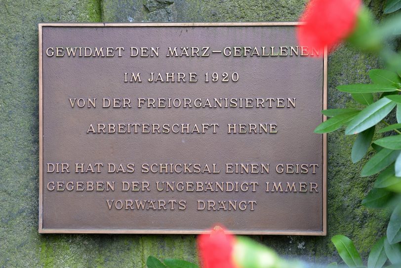 Gedenktafel auf dem Wiescherfriedhof.