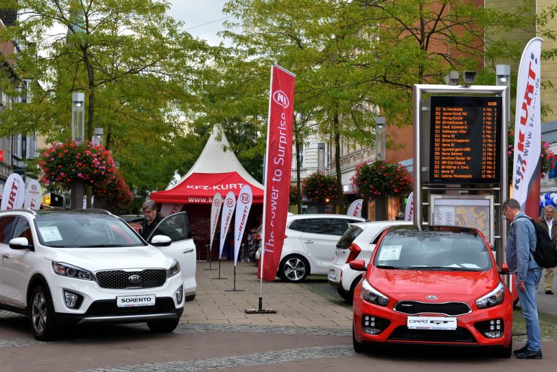 Winzermarkt und Autoherbst in der City.