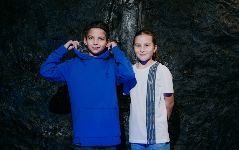 Auch für die Kids sind Shirts und Hoodies dabei.