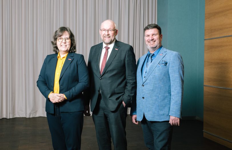 Präsidium der HWK Dortmund (v. l.): Vize-Präsidentin Kerstin Feix, Kammerpräsident Berthold Schröder und Vize-Präsident Marc Giering.