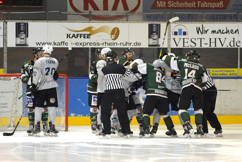 Herner EV – Icefighters Leipzig 4 : 3 (5.3.2017).