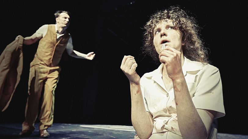 Johan Nagel (Steven Scharf) und das Objekt seiner Begierde, Dagny Kielland (Anne Rietmeijer).