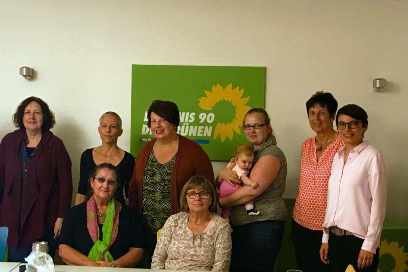 Josefine Paul (r.) bei Treff der Frauen der Grünen.