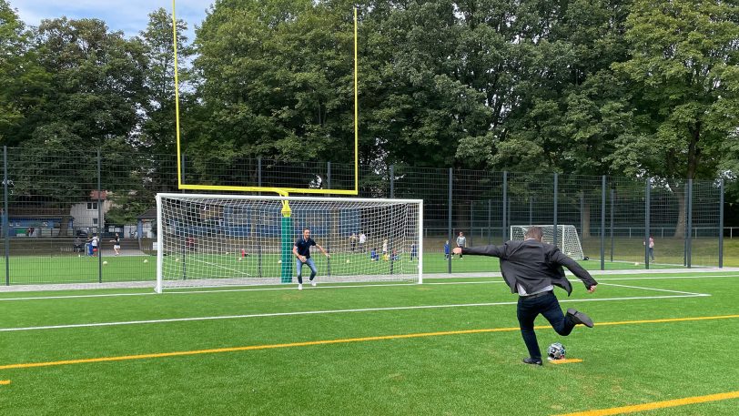 Auch Sportausschussvorsitzender Martin Kortmann trat beim Elfmeterschießen an.