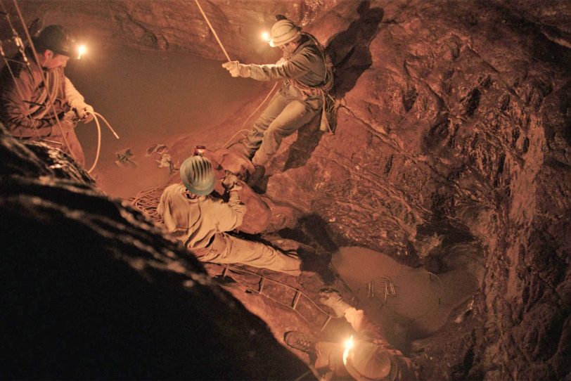 Kinofilm – Il Buco - Ein Höhlengleichnis: Am Grunde der Höhle.