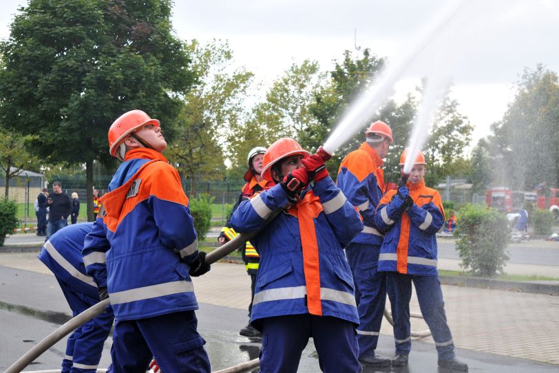 Circa 60 Jugendliche der Jugendfeuerwehr probten den Ernstfall.