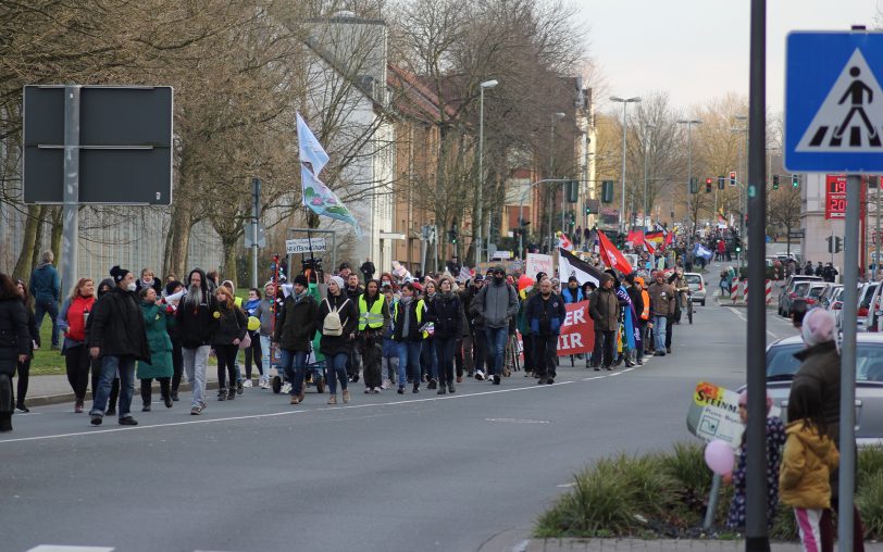 Viele Teilnehmer: Die Demonstration von Impfgegnern in der Wanner Innenstadt Anfang März 2022.