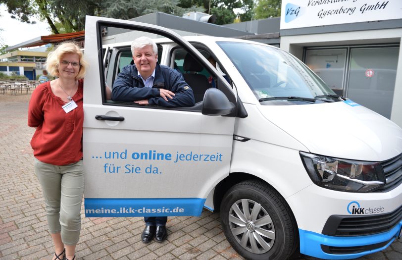 Sabrina Brinkmann vom Jobcenter und Uwe Hauptreif von der IKK-Classic.