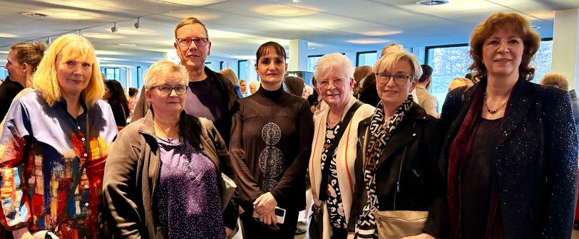 Freuen sich übers Jubiläum (v.l.): Martina Riedemann, Petra Hausmann, Jürgen Hausmann, Andrea Eisenhardt, Helga Szelag, Maria Schmidt und Bettina Szelag