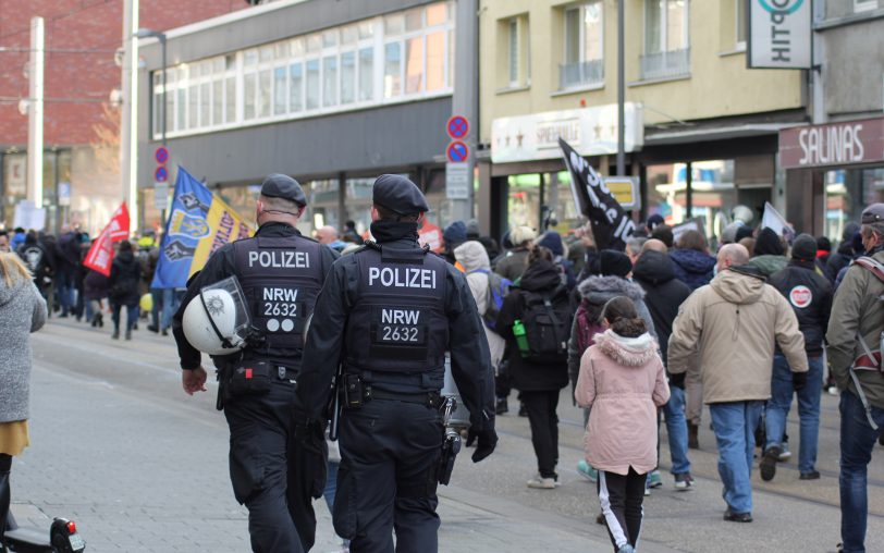 Demonstration von Impfgegnern in der Wanner Innenstadt und Gegendemo vom Bündnis Herne am Sonntag (6.3.2022).