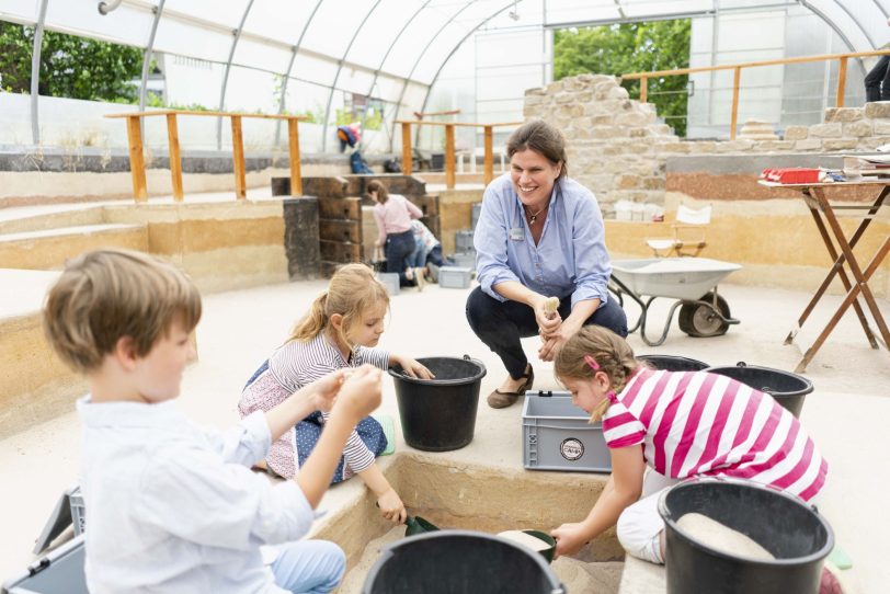 Der Familiensonntag im Oktober 2024 im Herner LWL-Archäologiemuseum bietet unter anderem ein 