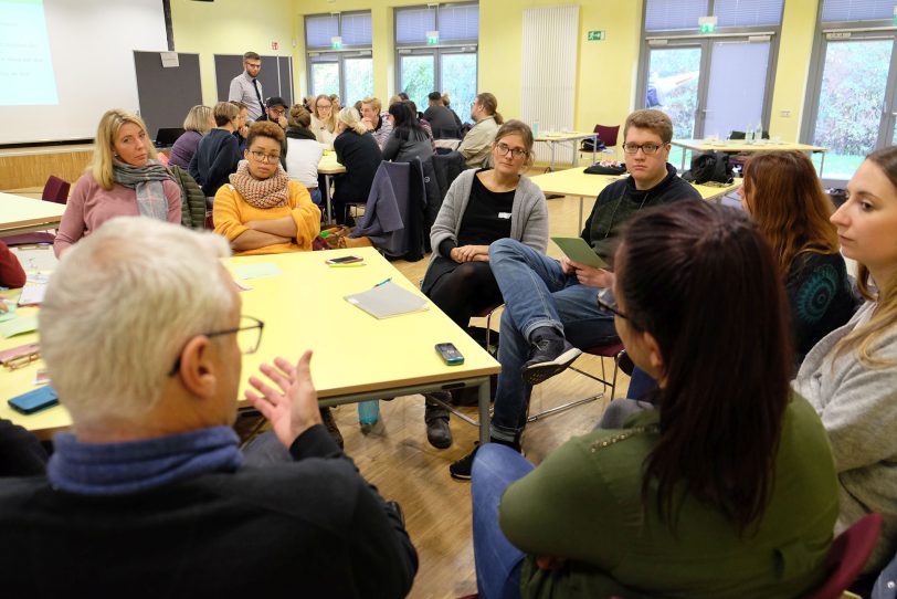 Verstärkter Austausch zwischen Grundschulen und dem Allgemeinen Sozialen Dienst (ASD).