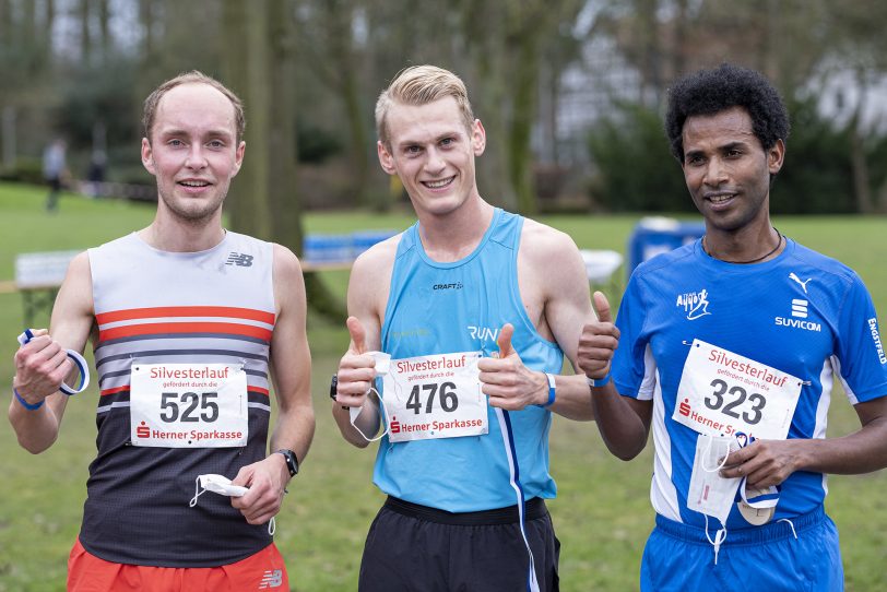 Das Siegertrio über die 10 km-Strecke (v-l): Stan Niesten, Tom Hendrikse und Eyub Solomon.
