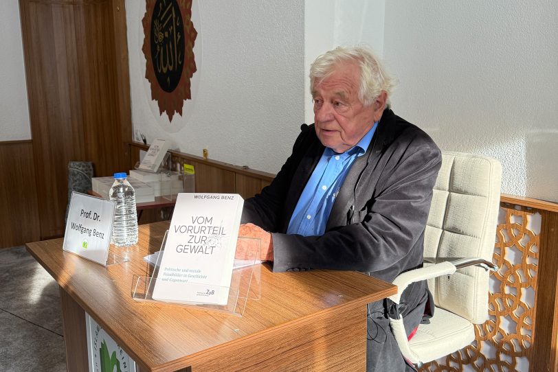 Prof. Dr. Wolfgang Benz war zu Gast bei der Islamischen Gemeinde.