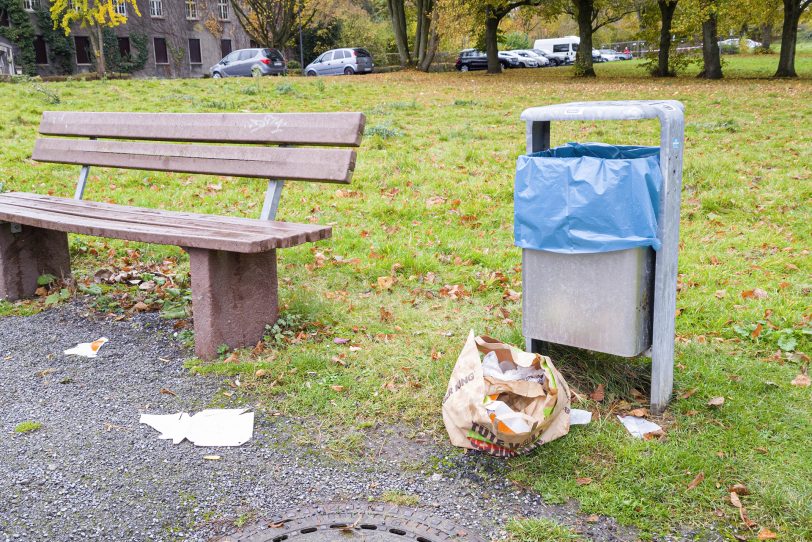 Der SPD-Ortsverein Horsthausen sammelt am Samstag, 2. April 2022, wieder Müll auf (Symbolbild).