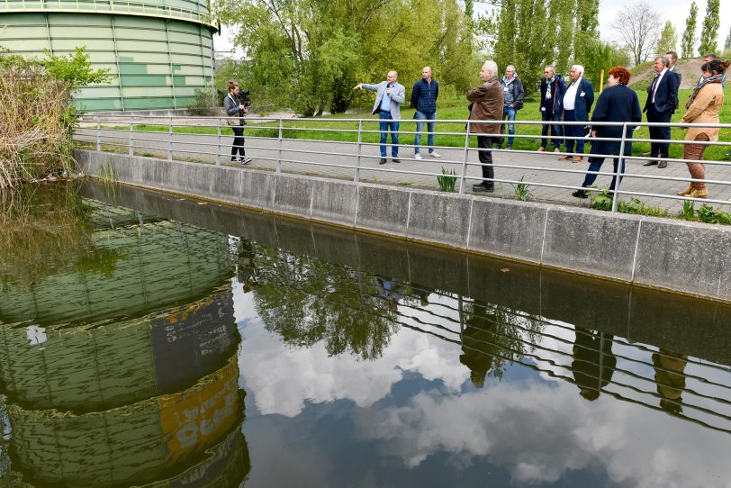 Im Gewerbegebiet Hibernia dient ein Grachtensystem der Regenwasserbewirtschaftung, so gelangt die Ressource Regenwasser nicht in die Mischwasserkanalisation.