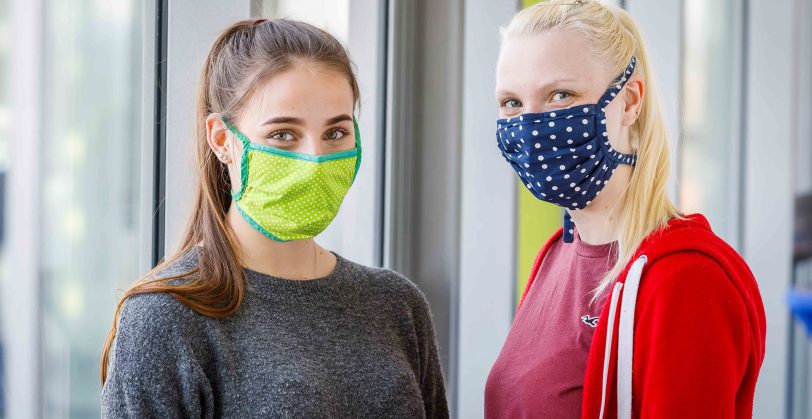 Kreativer selbstgenähter Mund-Nasen-Schutz.