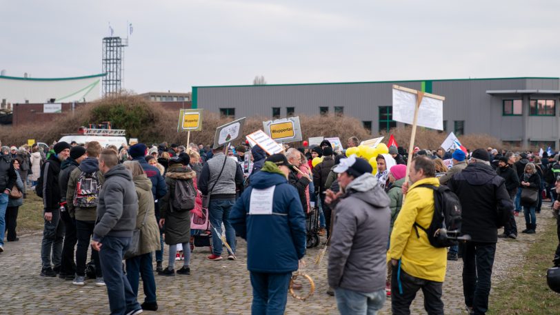 Großdemonstration der Impfgegner in der Wanner Innenstadt.