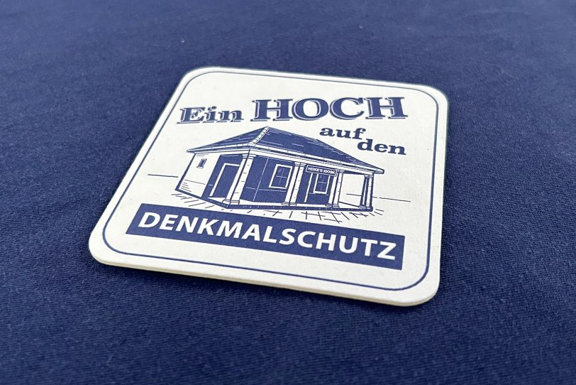 Der Grafiker Oliver Kalus entwarf mit Zeichnungen vom Kiosk unter anderem diese Bierdeckel.