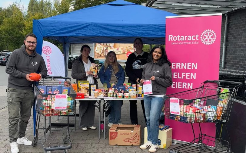 Der Rotaract Club Herne und Wanne-Eickel veranstaltete am Edeka Ziob Markt in Sodingen die 