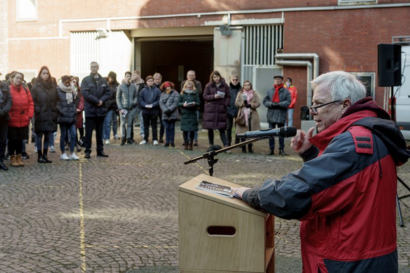 Professor Gregor Büchel erinnerte an die Situation der Gefangenen im Polizeigefängnis.