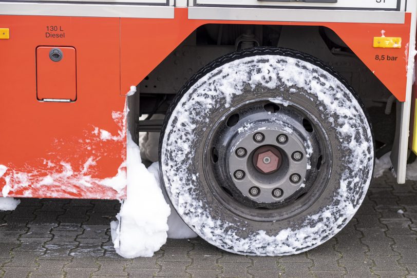 Durch einen Brand wurde am Samstagmorgen (31.01.2021) der Netto-Markt an der Berliner Straße in Herne (NW) komplett zerstört. Kräfte der Berufs- und der Freiwilligen Feuerwehr wurden bei den Löscharbeiten durch das THW unterstützt. Die Polizei ermittelt wegen des Verdachts auf Brandstiftung.