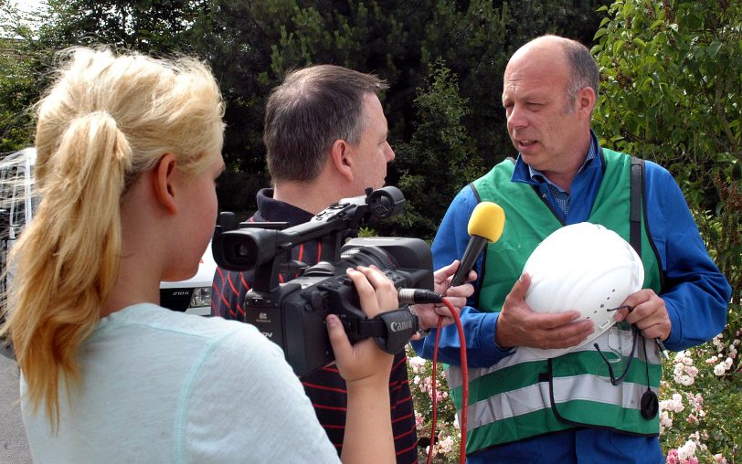 Selbst die Presse war simuliert: v.l. Lisa Wäckers, Uwe Wäckers im Gespräch mit Jürgen Stich.