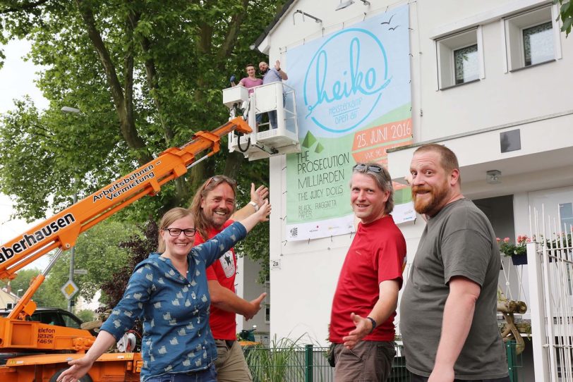 Heikos Freunde und Organisatoren v.l. Verena Rudnik, Thorsten Nagel (Jugendzentrum Heisterkamp), Oskar Steinmeister, Mathias Exner, Thomas Kähmann (Stadtteilzentrum Pluto), Daniel Terlau