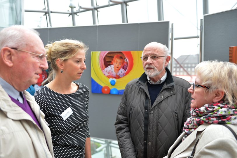 Eröffnung der Fotoausstellung der Frühförderung Herne in der Sparkasse am 29.4.2016.