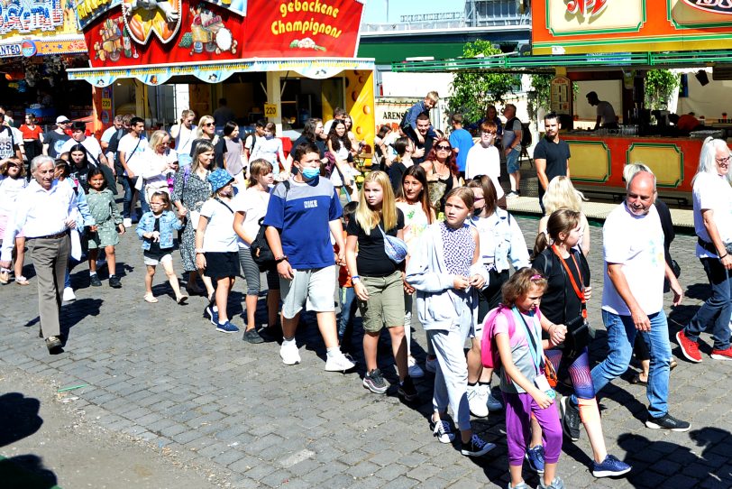 Cranger Kirmes 2022: 'Nur' 150 Kinder waren es im Jahr 2022, die die Ritter zu einem Bummel über Crange eingeladen hatten (Archivfoto).