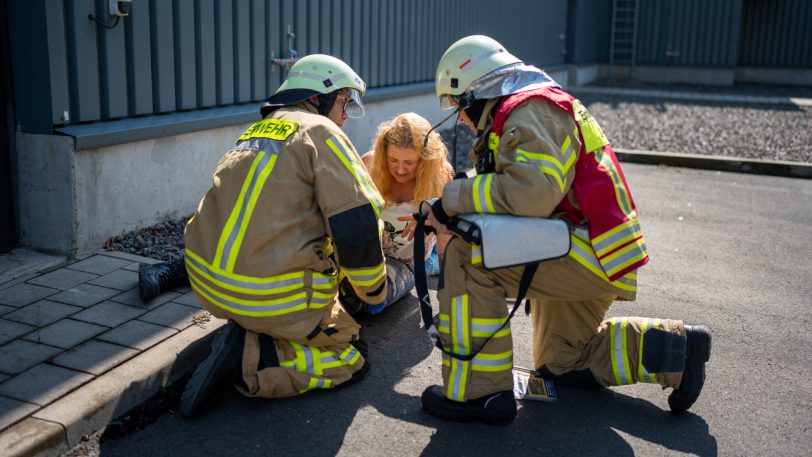 Die Feuerwehr Herne übte mit verschiedenen Organisationen sowie Medizinstudenten des Marien Hospital Herne den Ernstfall. Simuliert wurden eine Explosion am Steag-Kraftwerk sowie zwei Verkehrsunfälle mit zahlreichen "Verletzten".