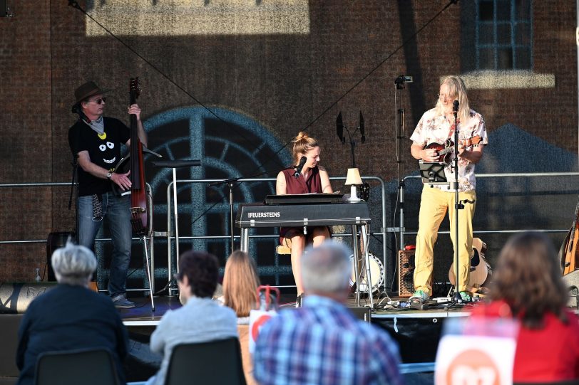 Die Feuersteins Live beim Flottmann-Open-Air