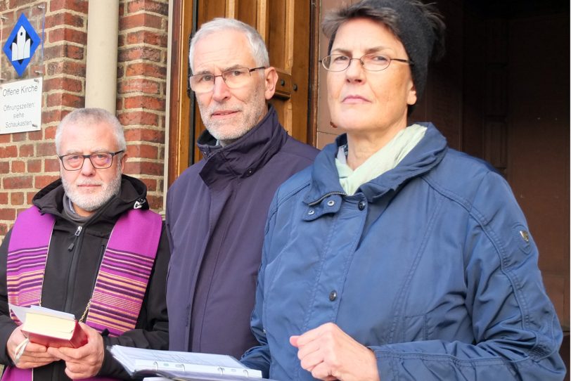 Ökumenischer Open-Air-Friedensgottesdienst vor der Kreuzkirche - gegen Fremdenhass und Ausgrenzung.