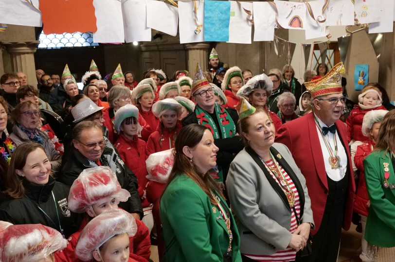 Die Herner Jecken stürmen das Rathaus