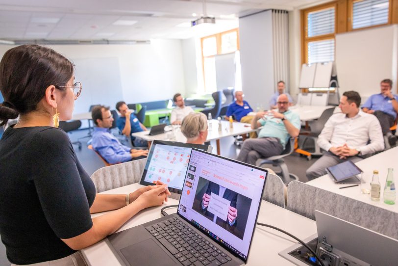 Beim IT-Sicherheitstag 2025 kommen erneut Security-Experten, Ethical Hacker und IT-Projektleiter an der FH Dortmund zusammen. Im Fokus stehen praxisnahe Einblicke und aktuelle Forschung.