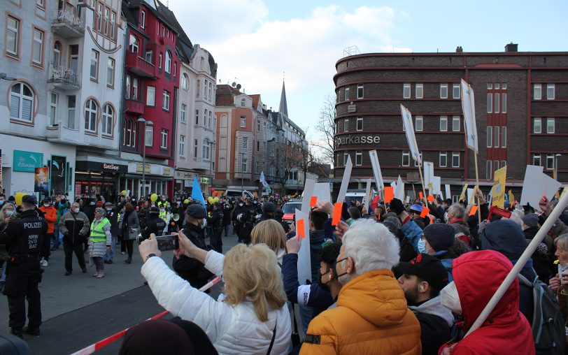 Demonstration von Impfgegnern in der Wanner Innenstadt und Gegendemo vom Bündnis Herne am Sonntag (6.3.2022).