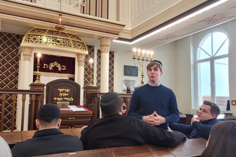 Die Jugendleiter Mehmet Akif Akyildiz und Ozan Inam von der Muslimischen Jugend Röhlinghausen nahmen am ersten Intensivmodul der Botschafter-Ausbildung „The Next Generation – Junge Stimmen für eine starke Gesellschaft“ in Berlin teil.