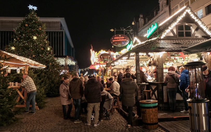 Findet wieder statt: Der Weihnachtsmarkt in der City, hier bei der Eröffnung im Jahr 2017 (Archivbild).