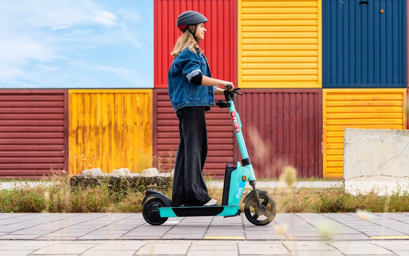 Die E-Scooter von TIER werden seit Anfang Oktober 2024 unter dem Markennamen Dott angeboten.