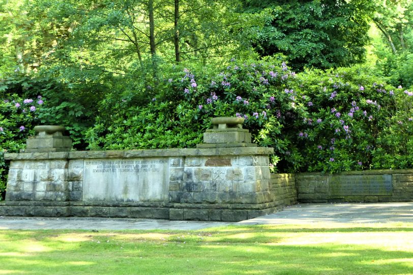 Holthauser Friedhof - Gedenken der 85 Bergleute, die im Jahr 1921 hier verunglückten.