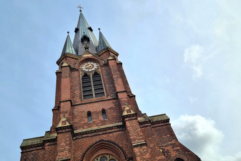 Die evangelische Kreuzkirche am Europaplatz.