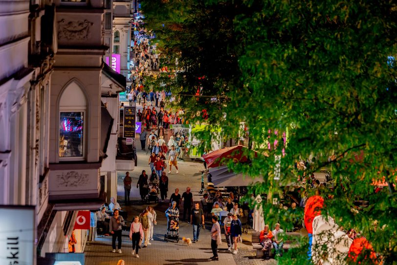 Das Nightlight-Dinner auf dem Boulevard Bahnhofstraße: Es ist für Freitag, 30. August 2024, geplant. Wie die Stadt und die Polizei auf die verschärfte Sicherheitslage reagieren, steht aber noch nicht fest (Archivbild).