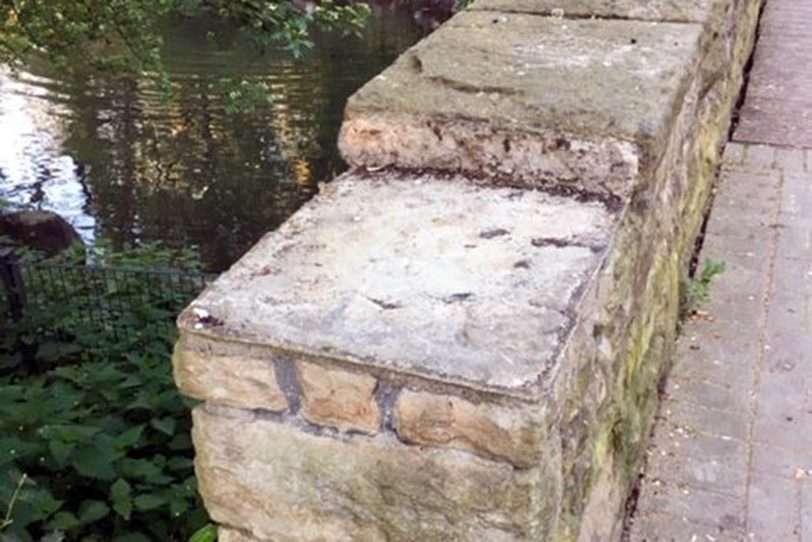 Die beschädigte Brücke.