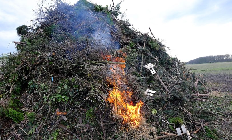 22 Osterfeuer, wie auf diesem Archivbild, wurden für 2023 angemeldet. Private sind nicht erlaubt.