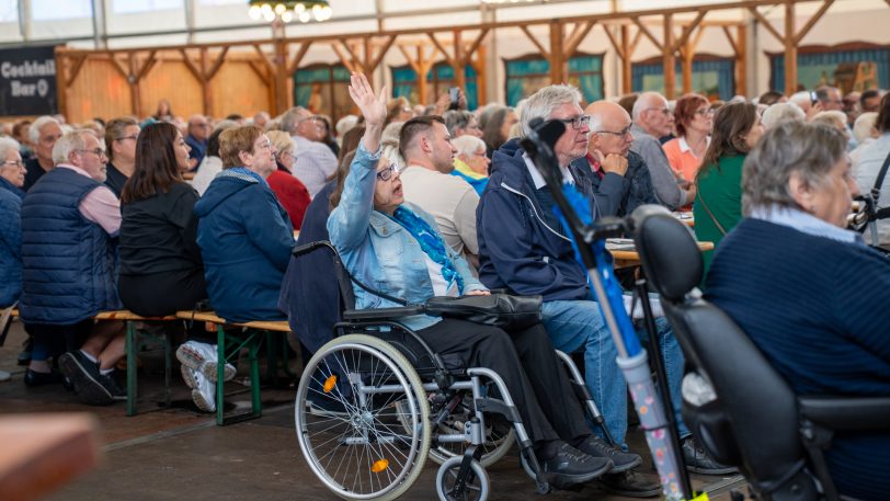 Der traditionelle Gottesdienst der evangelischen Kirchengemeinde Wanne-Eickel in der Bayern-Festhalle auf der Cranger Kirmes am Sonntag (3.8.2025).